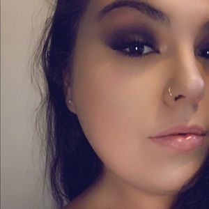 Meet your Posher, Alexia